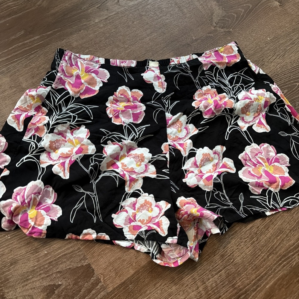 Roxy Women's Salton Lake Black Pink Flowers High Waisted Shorts Size L Rayon - Picture 2 of 5